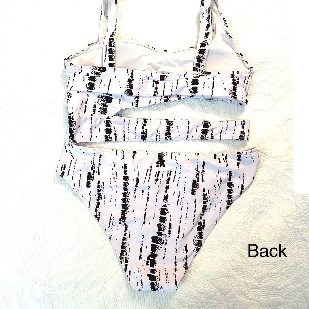Sexy 1 Piece Strappy CutOut Swimsuit - Picture 4 of 7